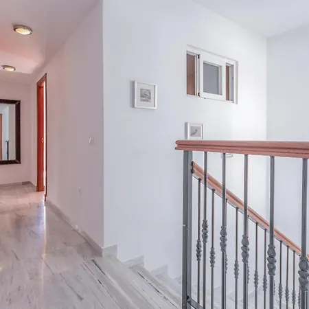 Stunning Home In Alhaurin El Grande With Wifi Holiday home